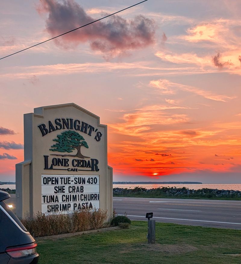 Basnight's Lone Cedar Cafe - Nags Head, North Carolina