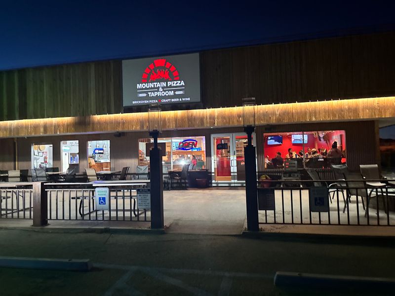 Mountain Pizza & Taproom – South Fork, CO