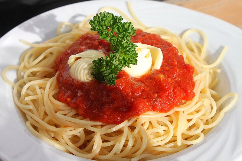 16 Meals That Fed Families Without Being Called “Comfort Food” 8 Spaghetti with sauce