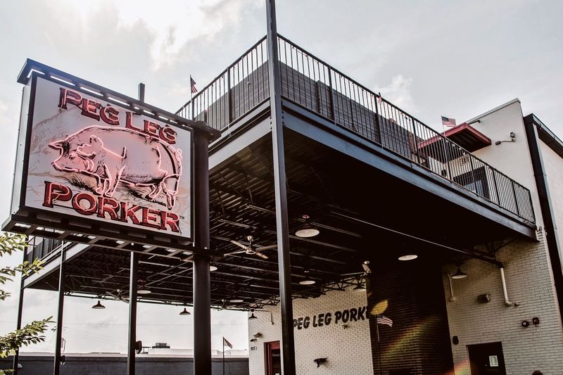 18 Old-School BBQ Cabins Across America Still Smoking Ribs the Right Way 22 Peg Leg Porker – Nashville, TN