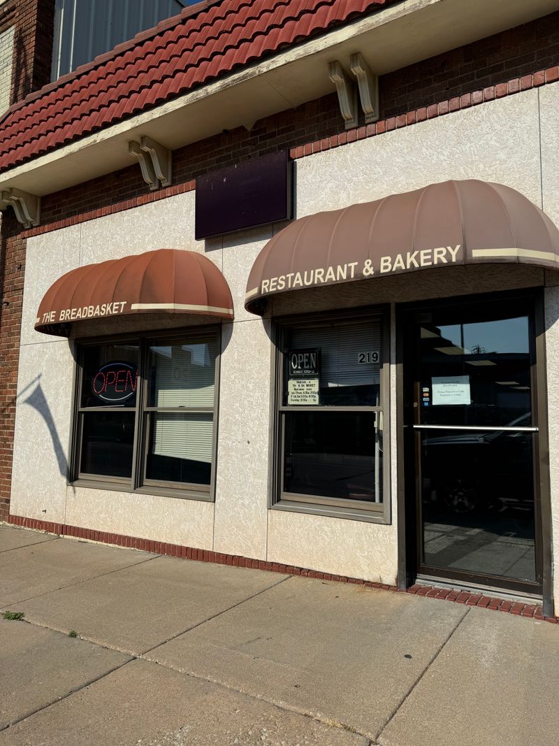 I Toured Rural Kansas To Taste 10 Chicken-Fried Steaks (And 4 Deserve A Trophy) 13 The Breadbasket – Newton, KS