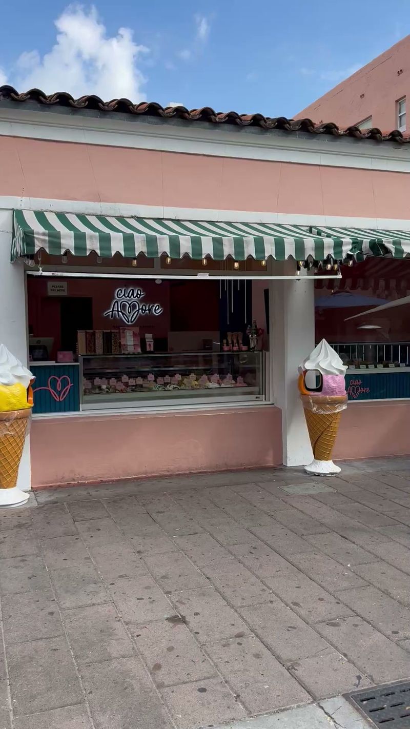 CIAO AMORE Italian Gelato, Caffè & Bakery - Miami Beach, Florida