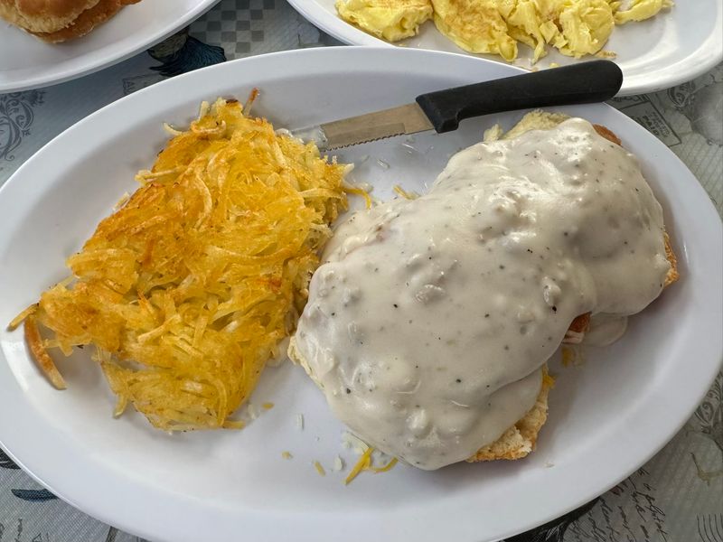 This Florida Biscuit Barn Serves Fluffy Biscuits And Sausage Gravy Locals Call the “Real Southern Deal” 12 Loaded Biscuit Skillet