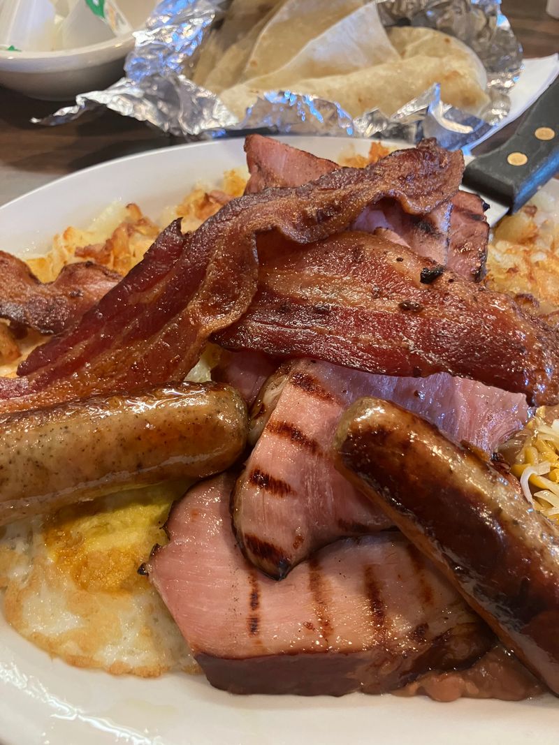 Parisian Omelette With Sausage Gravy