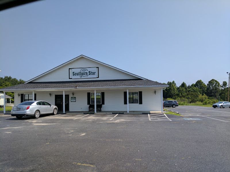 15 Georgia Fried Chicken Restaurants Where The Crunch Can Be Heard Across The Dining Room 9 Southern Star Grill - McRae-Helena, Georgia
