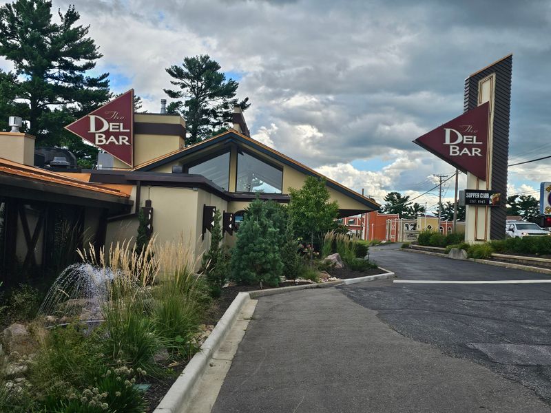 I Traveled Across Wisconsin To Try 14 Friday Fish Fries And 5 Had The Perfect Crunch 19 The Del-Bar - Wisconsin Dells, Wisconsin