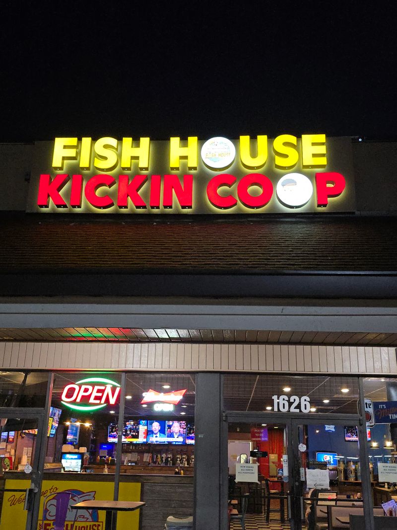 11 Tennessee Catfish Houses Serving Golden Fillets Locals Plan Fridays Around 10 JoJos Fish House - Murfreesboro, Tennessee