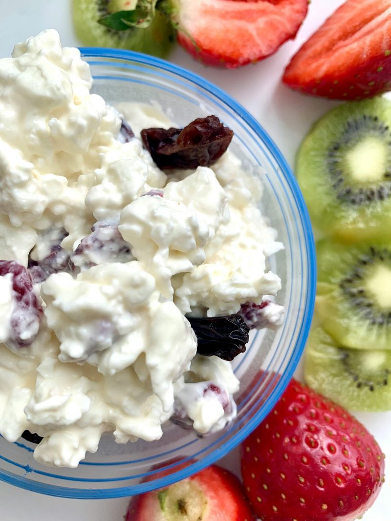 10 Weird Food Combos From Back Then That Actually Work 7 Cottage cheese with fruit