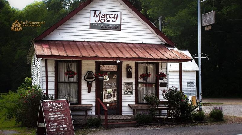 14 Tennessee Meat-And-Three Spots Where You Never Leave Hungry 13 Marcy Jo's Mealhouse and Bakery - Columbia, Tennessee