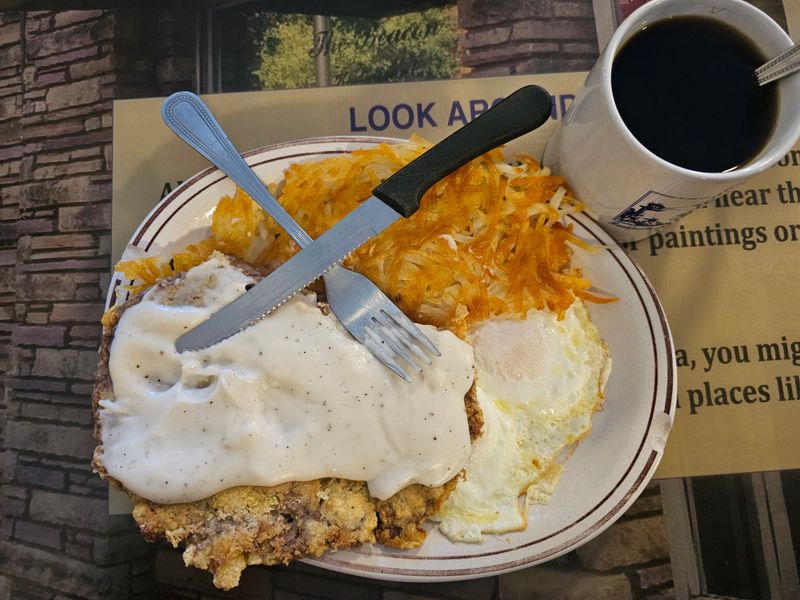 13 Kansas Chicken Fried Steak Plates That Still Come Out Golden And Loudly Crisp 13 The Beacon Restaurant – Wichita, Kansas