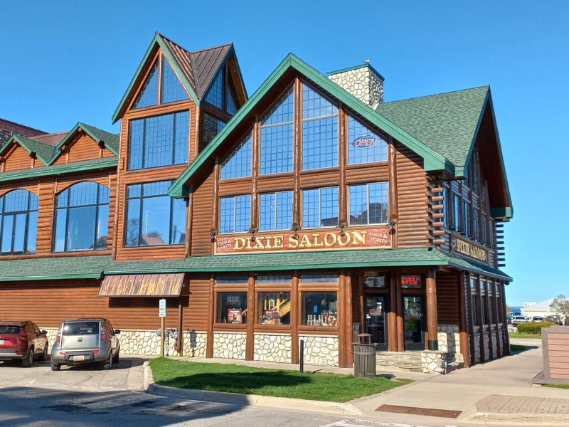 12 Michigan Lakefront Restaurants Where Fried Fish Still Tastes Like A Vacation Night 11 Dixie Saloon - Mackinaw City, Michigan