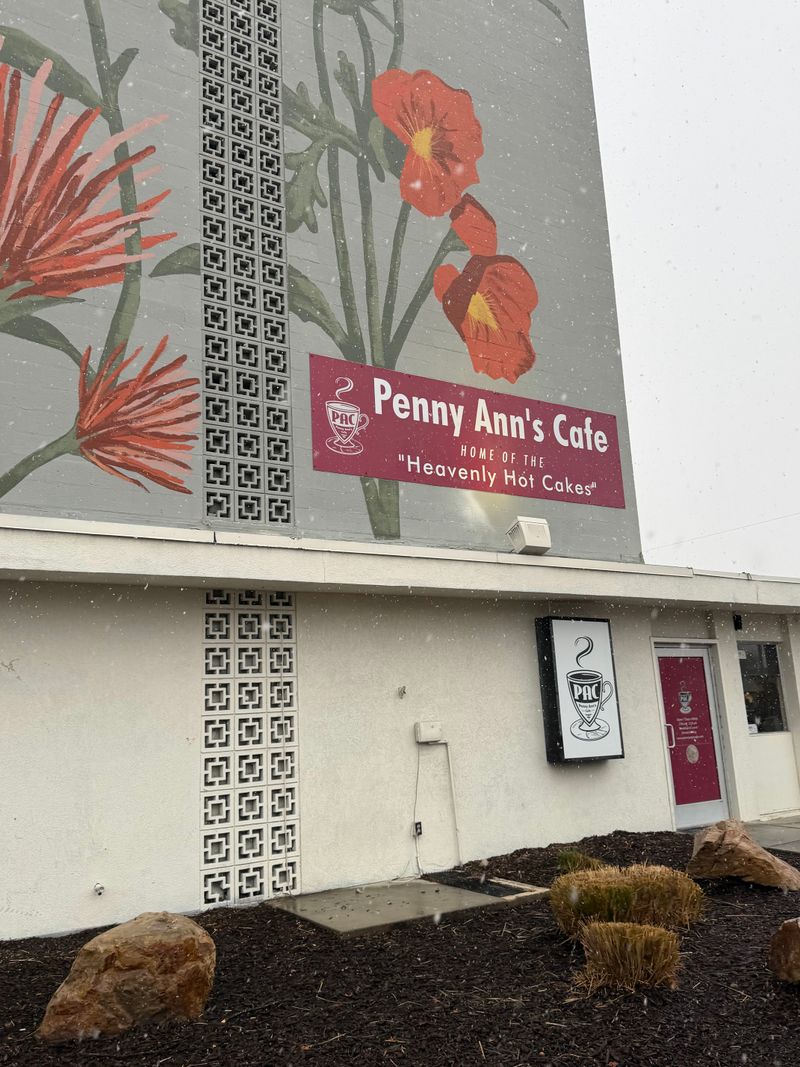 17 Utah Scone Breakfast Spots Where The Honey Butter Turns First-Timers Into Regulars 11 Penny Ann’s Cafe - Salt Lake City, Utah