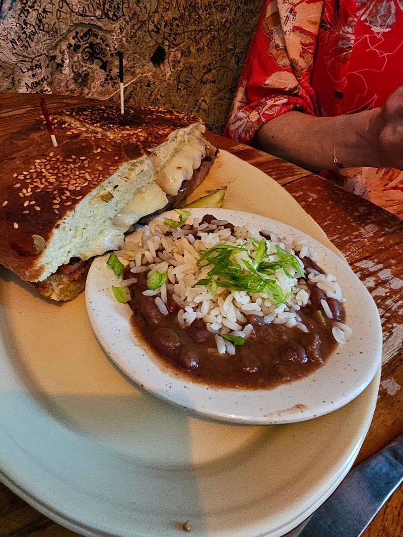 This Louisiana French Quarter Café Serves Warm Muffulettas So Good, Every Bite Feels Like Its Own Little Holiday 16 Tips For Peak Hours