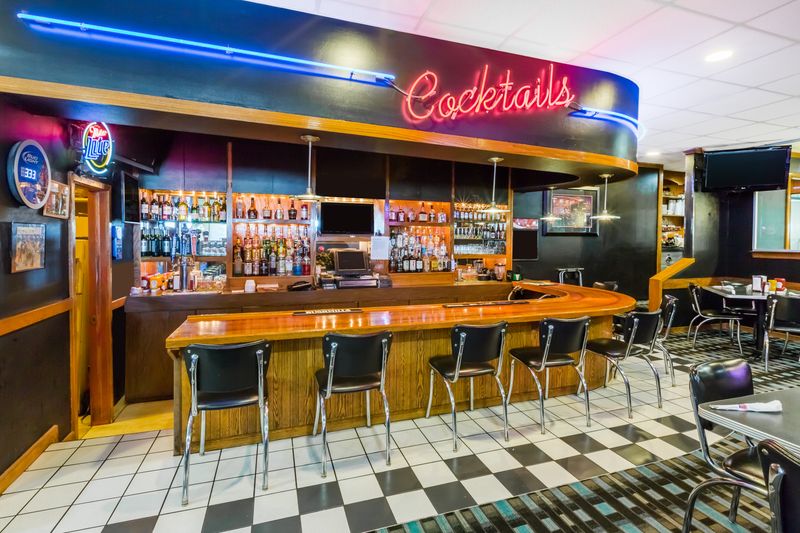 8 Iowa Burger Counters Where The Flat-Top Never Cools Down 6 The Ankeny Diner - Ankeny, Iowa