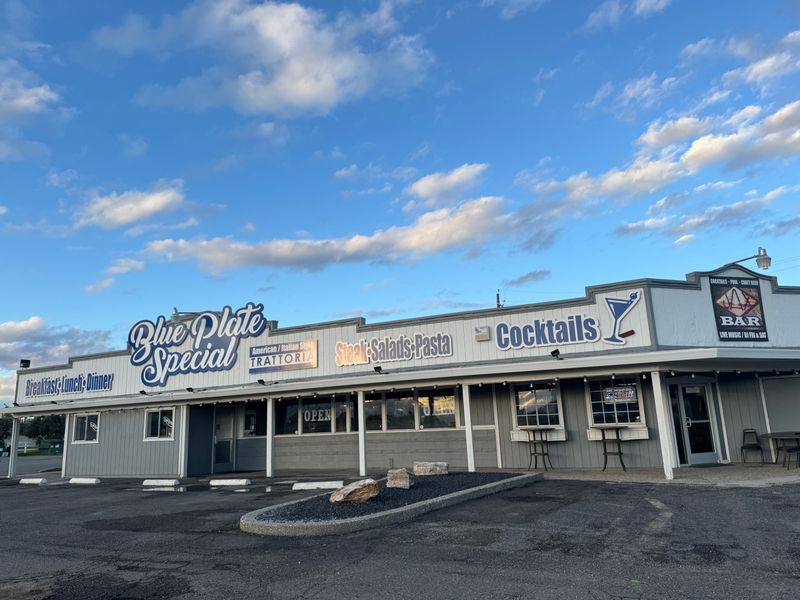 18 Tiny Cafés Across America Pouring Bottomless Coffee and Serving Breakfast All Day 19 Blue Plate Special Trattoria - Orland, California
