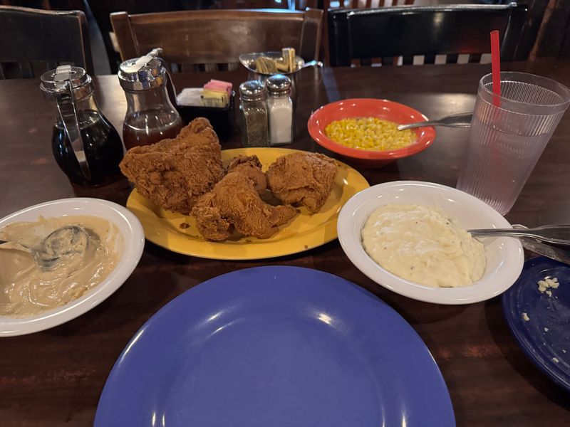 Creamy Country Gravy That Goes On Everything