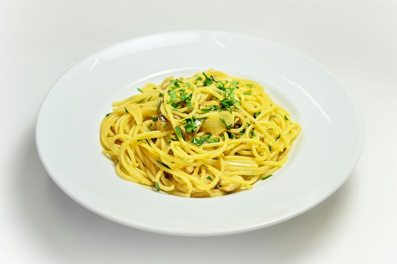Pasta with garlic and oil