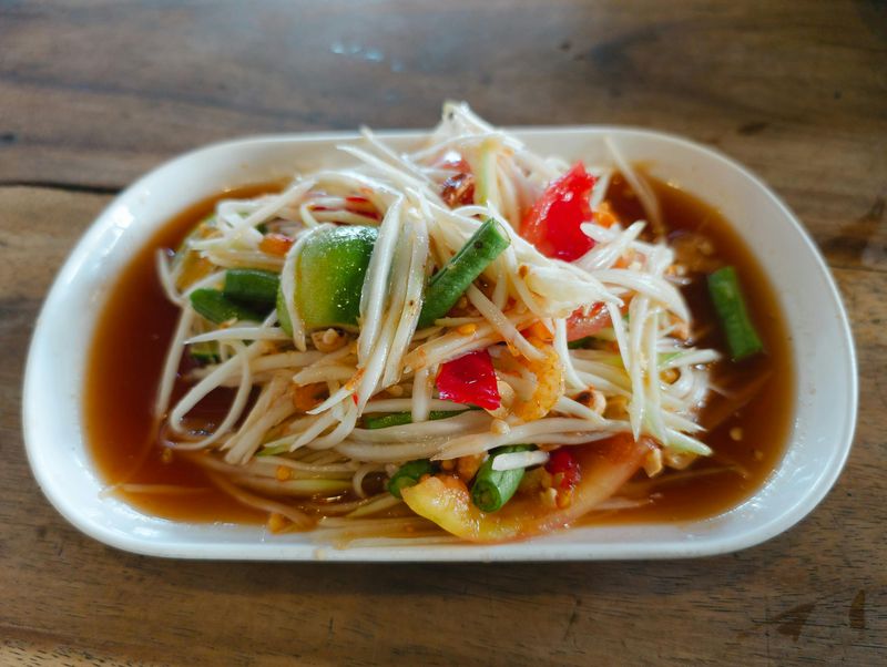 Light but Full of Flavor - 15 Vietnamese Dishes Perfect for Hot Summer Days 18 Goi Du Du (green papaya salad)