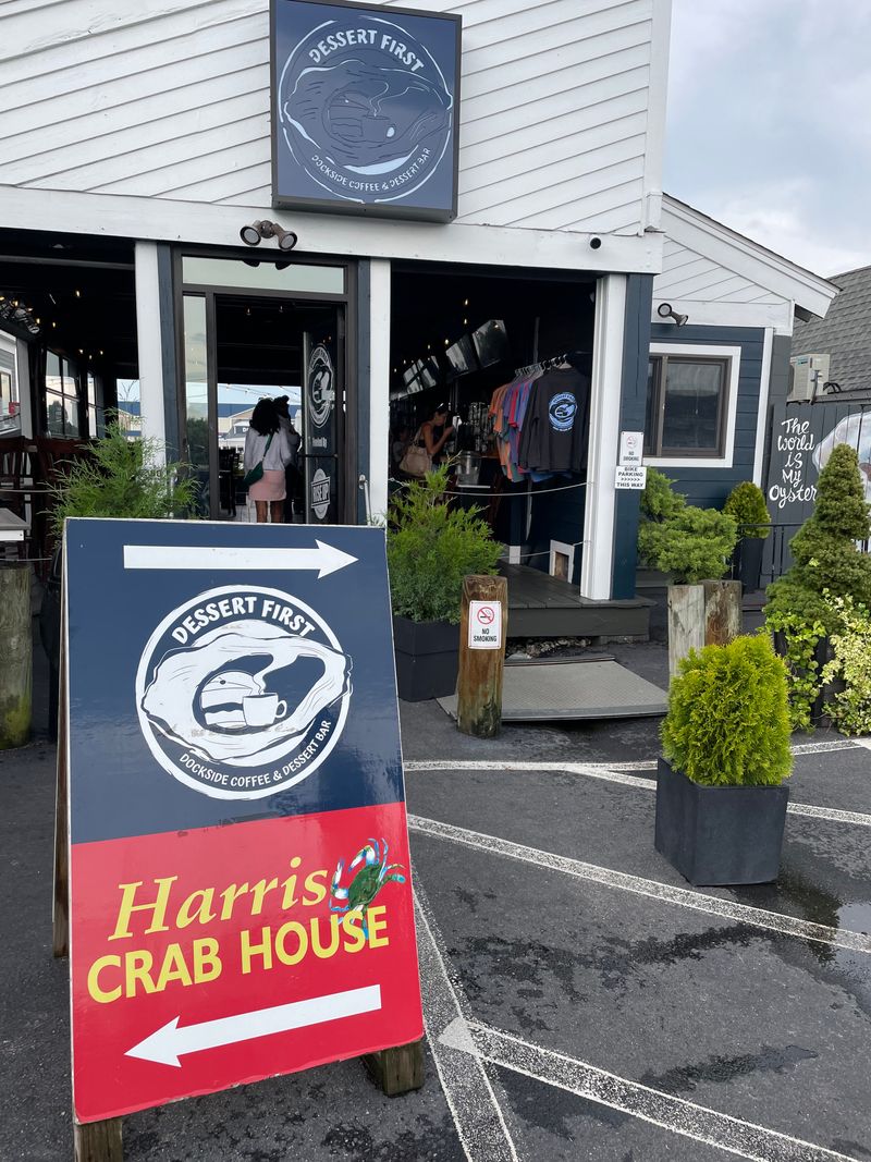 8 Chesapeake Bay Maryland Crab Houses So Packed On Weekends, Locals Go Midweek 10 Harris Seafood Company – Chester, MD