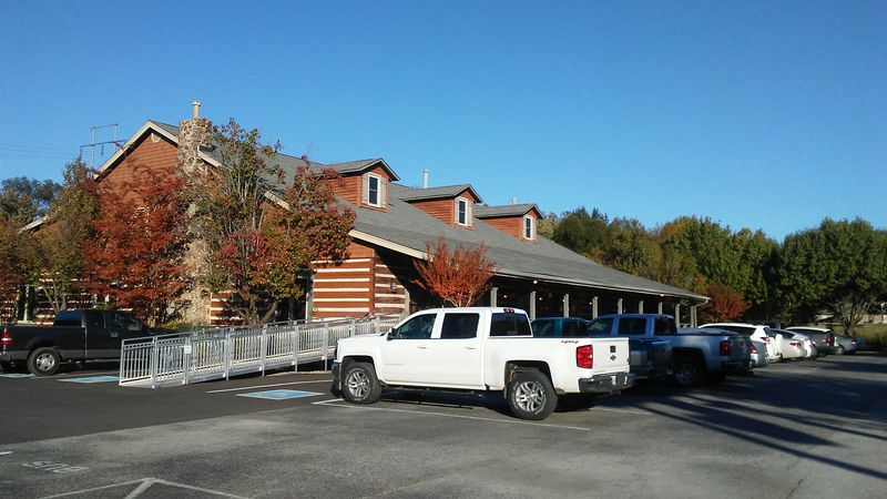 Catfish Cabin - Jackson, TN