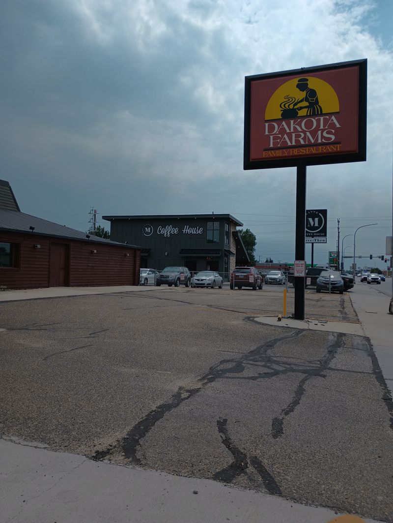 Dakota Farms Restaurant Williston - Williston, North Dakota