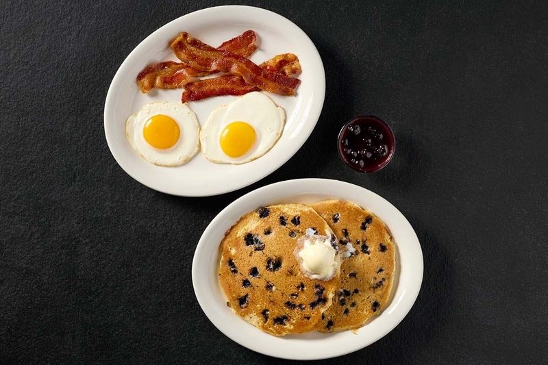 Cracker Barrel Old Country Store - Lebanon, Tennessee