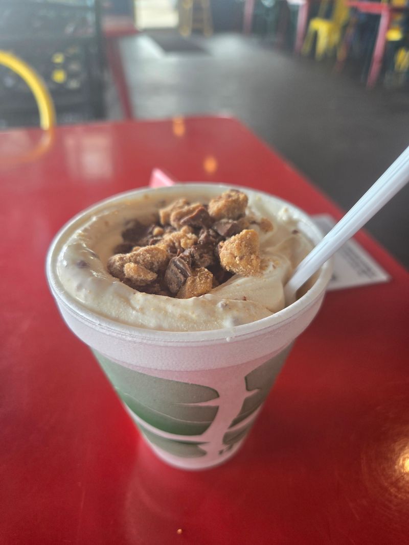 Old-Fashioned Strawberry Sundae