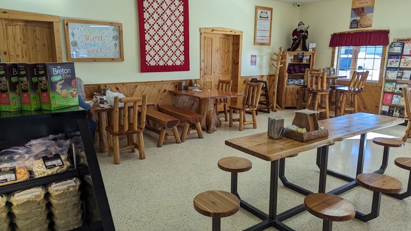 People Cross Indiana Just To Try The Cinnamon Rolls At This Roadside Bakery 12 Friendly Service And Speed