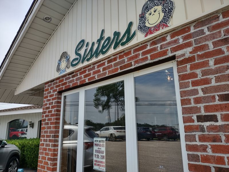 13 Alabama Meat-and-Three Spots Where the Sides Are the Star of the Plate 12 Sisters' Restaurant - Troy, Alabama