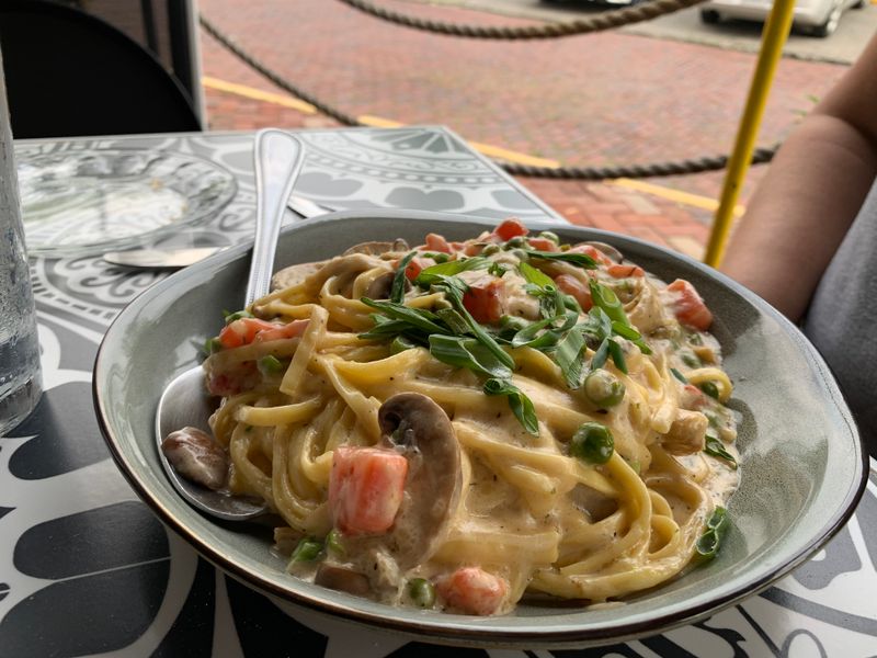 This Ohio Riverfront Bistro Serves Lobster Mac ’N’ Cheese Locals Say Is Worth The Drive To The Riverfront 11 Seafood Special Nights