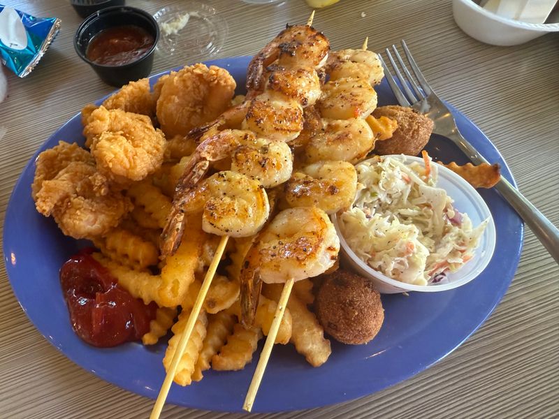 These Alabama Shrimp Baskets Taste Like Gulf Coast Memories 7 Half And Half Shrimp And Oyster Basket