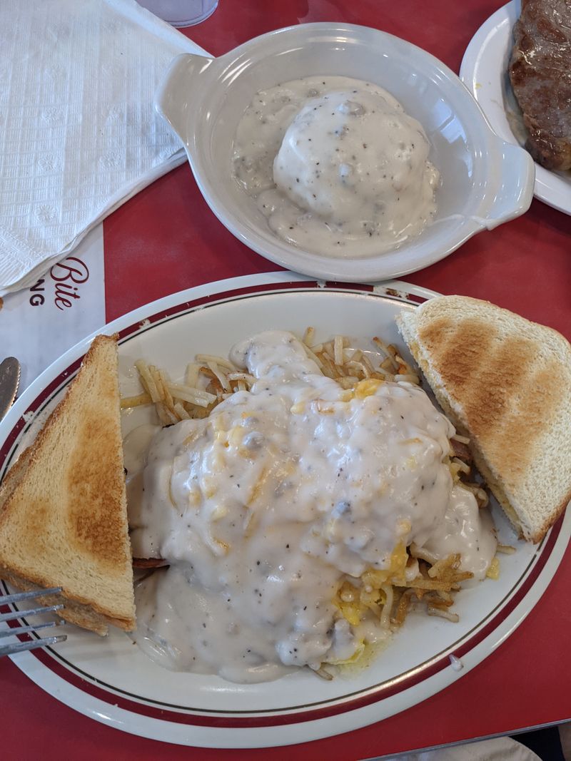This Kentucky Mountain Diner Feels Like A Time Capsule Locals Refuse To Let Go 5 Biscuits, Gravy, And Sunday Kindness