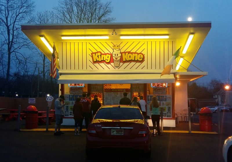 Classic Hot Caramel Sundae