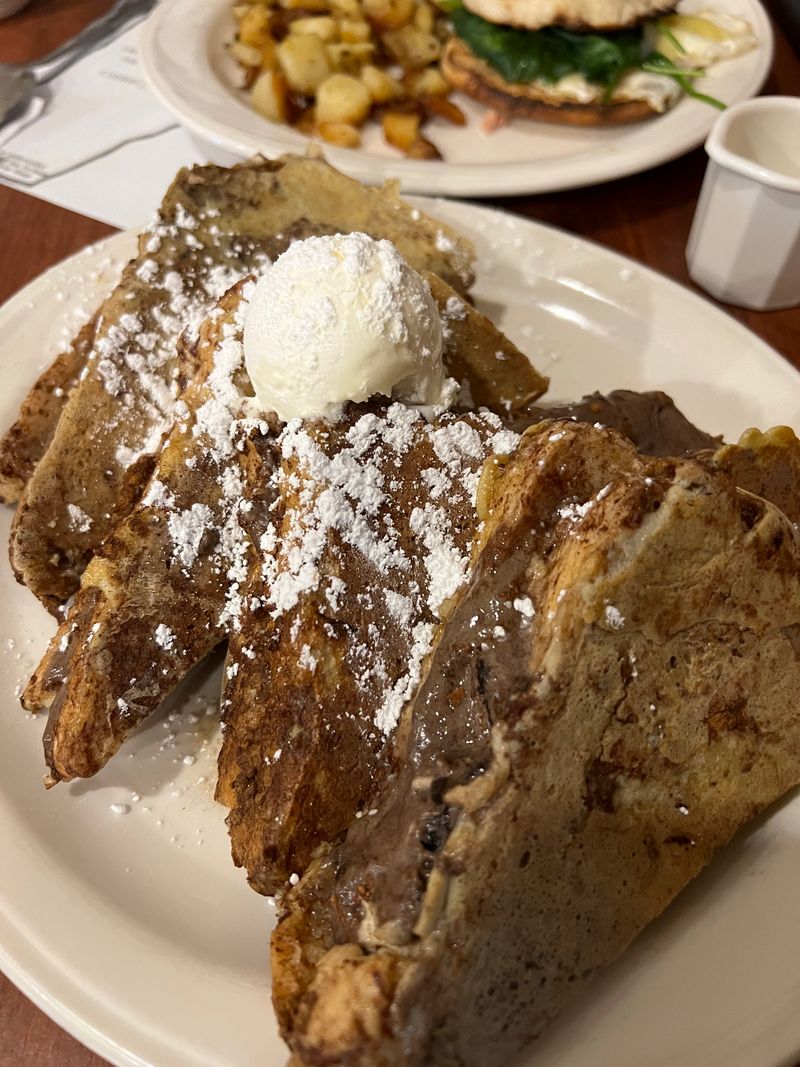 This Vermont Log-Cabin Diner Serves Maple-Glazed Bacon And Fluffy Pancakes That Make Every Morning Feel Like a Ski Weekend Treat 13 French Toast Dipped In Maple