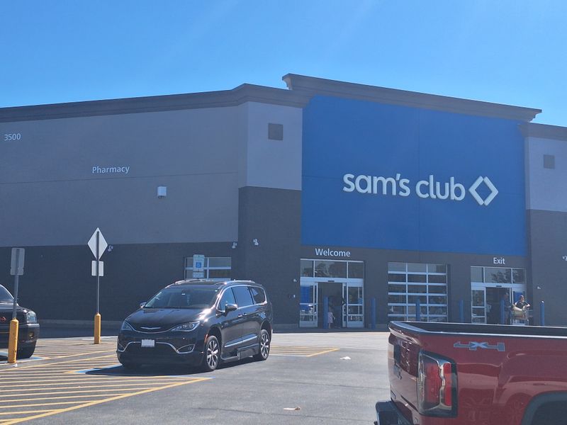 20 Restaurant Chains Where the Value Meals Still Feel Like a Deal 7 Sam's Club - Bentonville, Arkansas