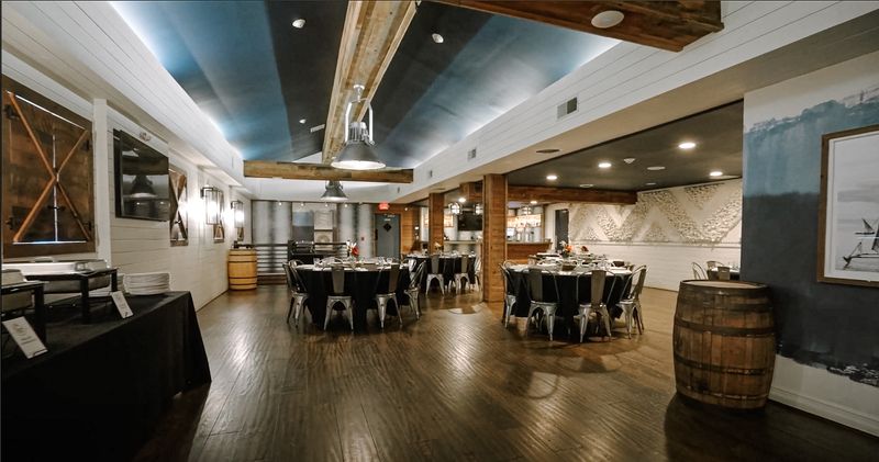 This Maryland Seafood House Serves Crab Cakes So Famous the Weekend Crowds Start Forming Before Lunch 17 Garlic Mashed Potatoes And Greens