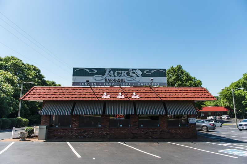 13 Tennessee Meat-and-Three Counters Where Locals Say Every Plate Feels Like Sunday 15 Jack's Bar-B-Que - Nashville, Tennessee