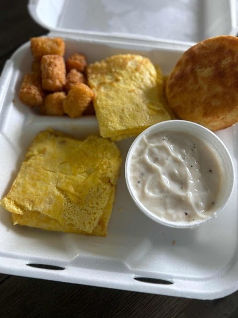 This Alabama Biscuit House Serves Sausage Gravy Locals Say Defines Southern Mornings 11 Eggs That Actually Taste Like Eggs