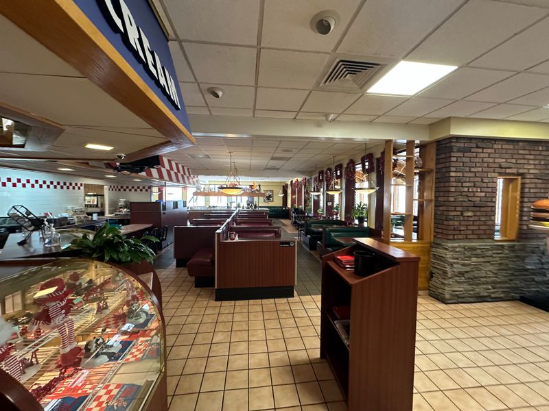 According to Food Critics, These 20 Chain Restaurants Still Feel Surprisingly “Local” 11 Big Boy - Southfield, Michigan