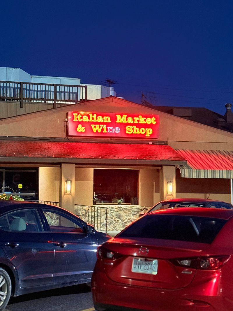 14 Ohio Italian Kitchens Where Saturday Reservations Disappear In Minutes 14 Papa Joe’s – Akron, OH