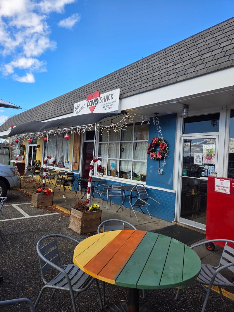 SB's Lakeside Love Shack - Richmond, Virginia