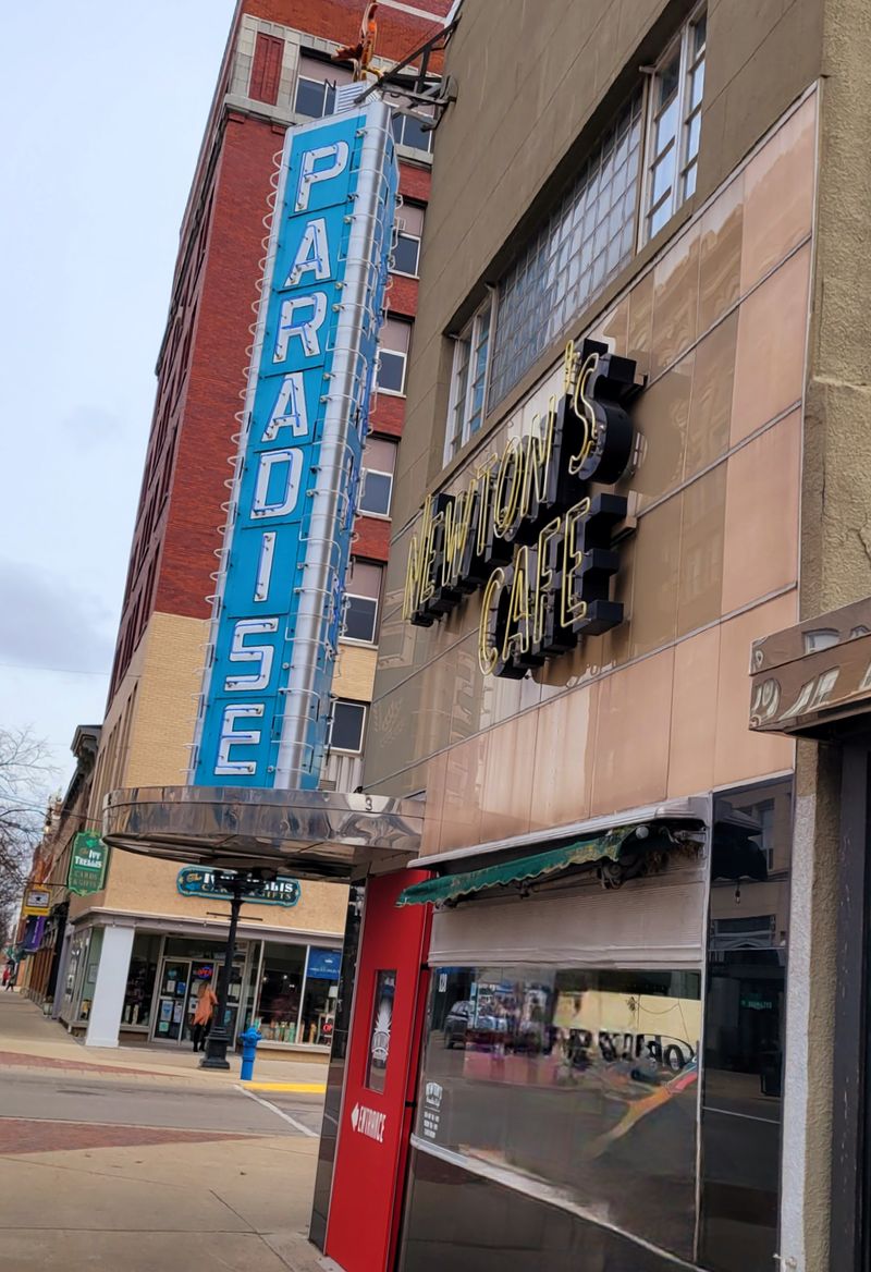 Newton's Paradise Cafe - Waterloo, Iowa