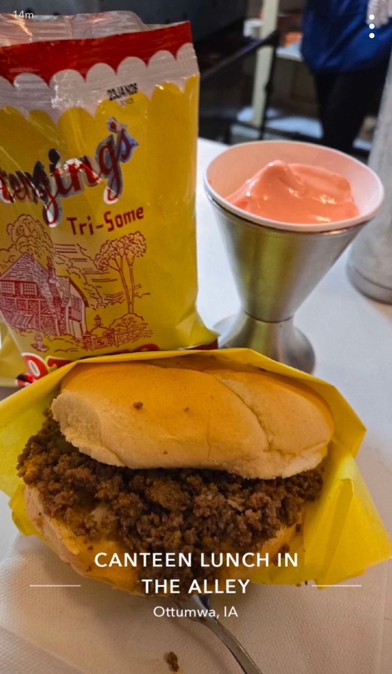 Canteen Lunch in the Alley - Ottumwa, Iowa
