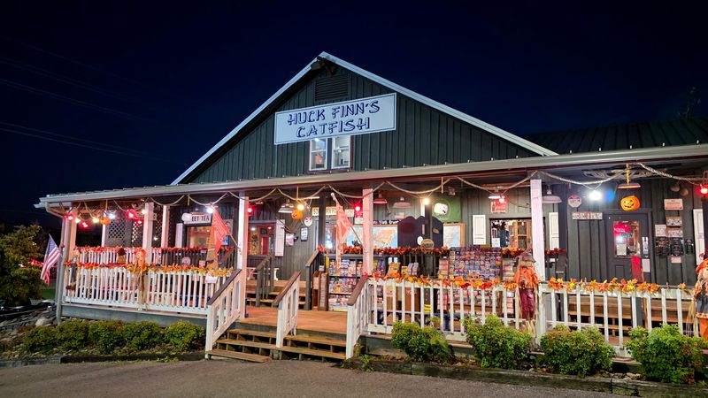 Huck Finn's Catfish - Pigeon Forge, Tennessee