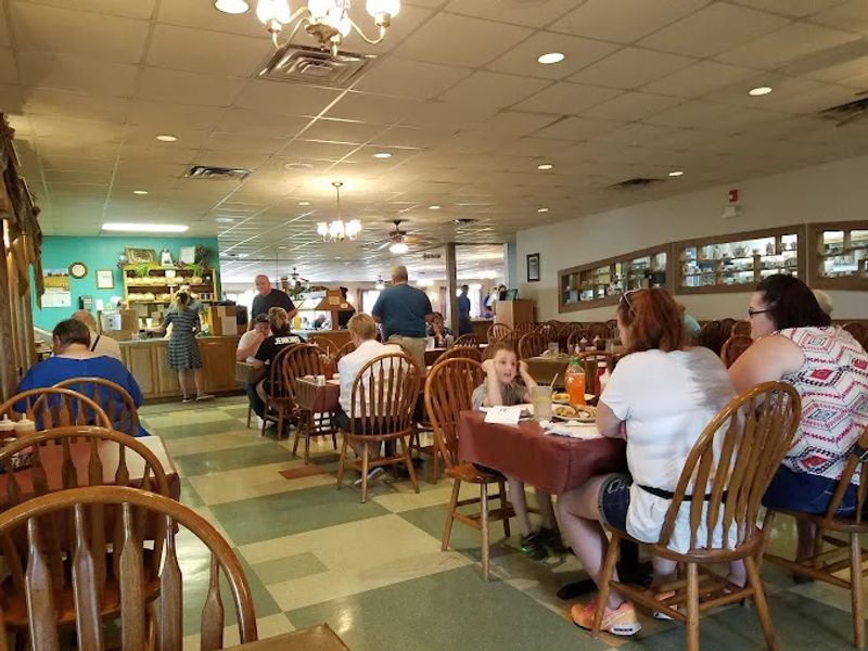 15 Ohio Small Town Diners Where The Breakfast Rush Feels Like A Daily Tradition 8 Mrs. Yoder's Kitchen - Mt Hope, Ohio