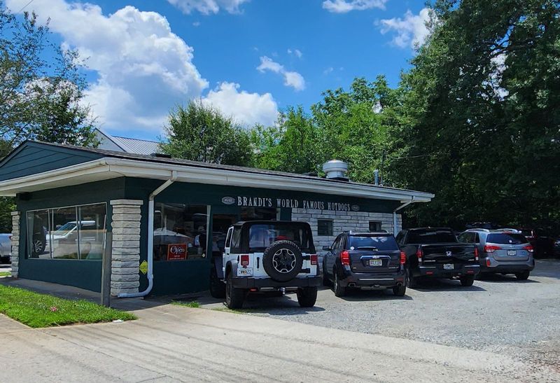 This Georgia Drive-In Serves Chili Dogs Locals Swear Taste Exactly Like They Remember From Childhood 21 GPS And Essentials Checklist