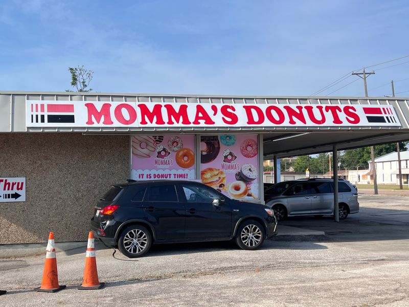 Momma's Donuts - White Settlement, Texas