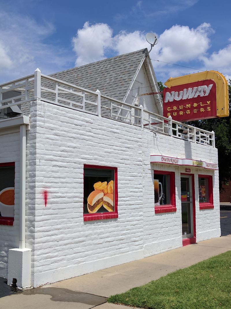 13 Kansas Chicken Fried Steak Plates That Still Come Out Golden And Loudly Crisp 18 NuWAY Burgers – Wichita, Kansas