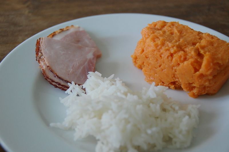 24 Cooking Habits That Make People Feel Like They’re Failing at Life 9 Bland meals