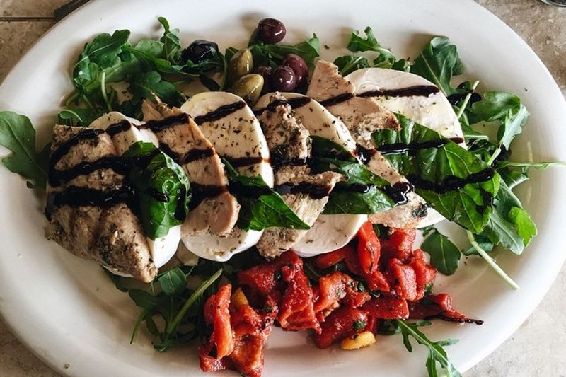 Prosciutto, Fresh Mozzarella, and Arugula